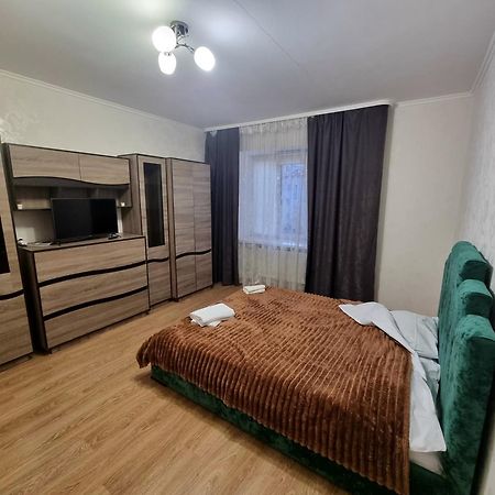 Port City Apartment Lutsʼk Exterior foto